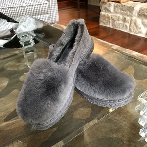Super Fuzzy Grey House Shoes/Slippers